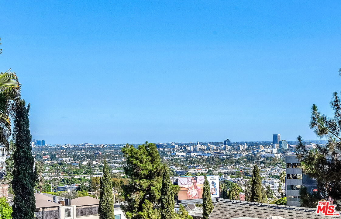 1230 Horn Ave Unit: 401