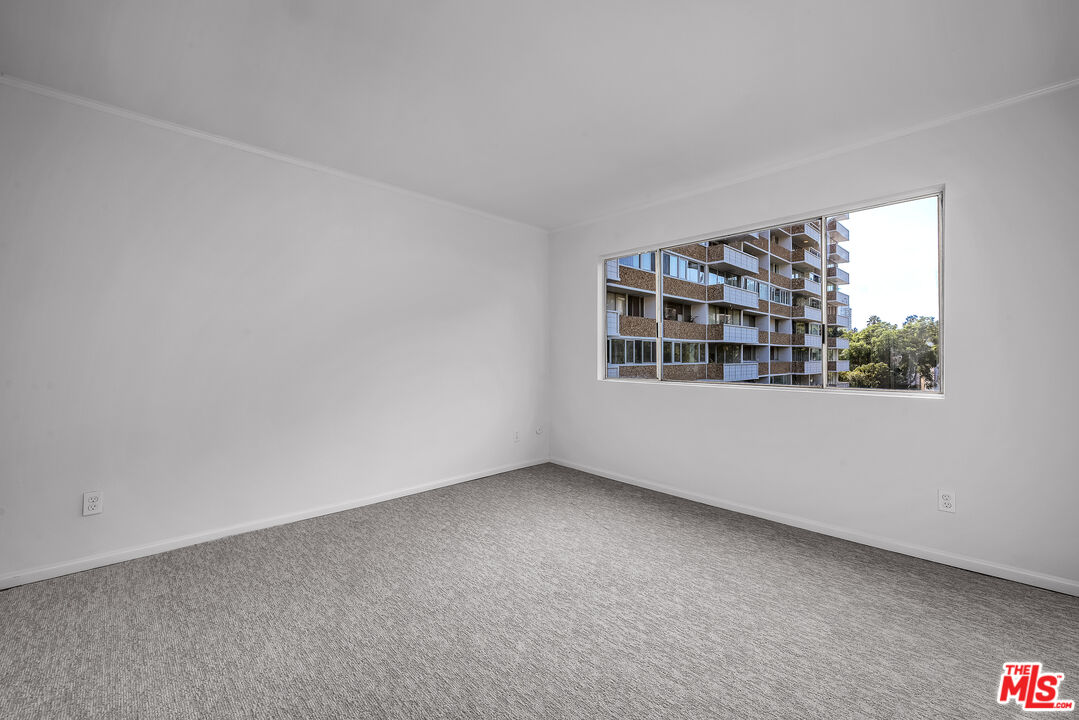 1230 Horn Ave Unit: 401