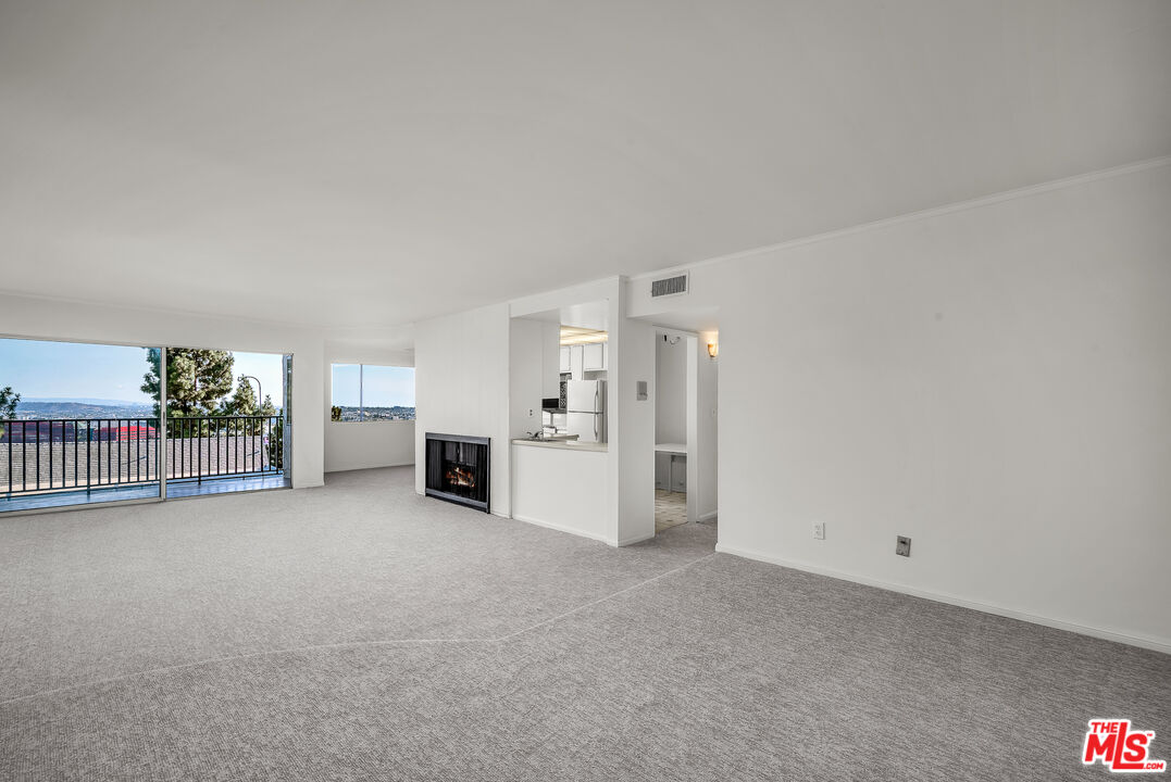 1230 Horn Ave Unit: 401