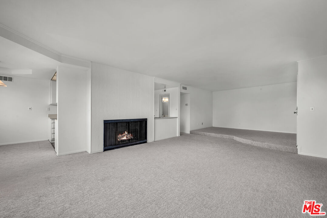 1230 Horn Ave Unit: 401