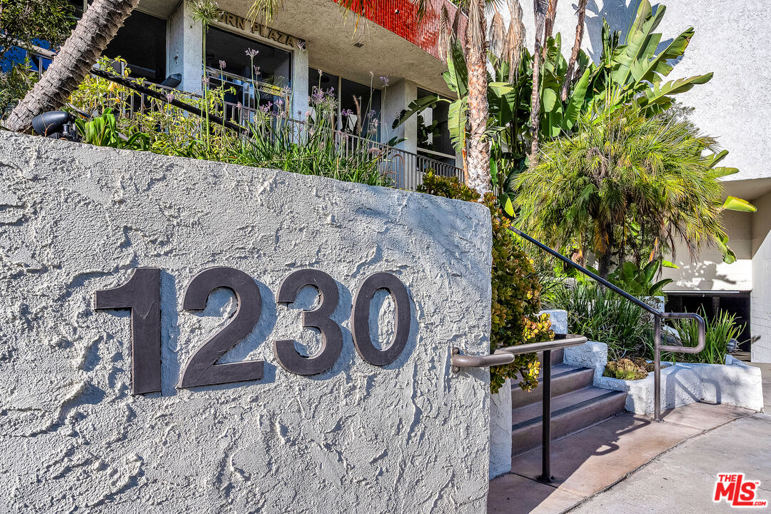 1230 Horn Ave Unit: 401