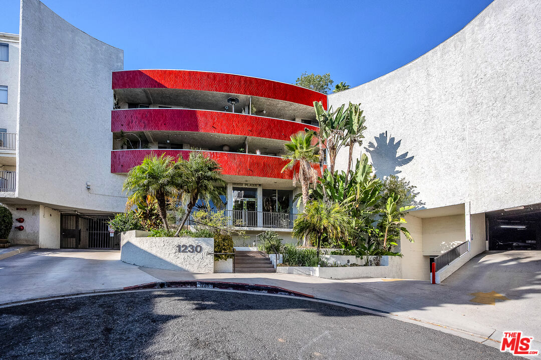 1230 Horn Ave Unit: 401