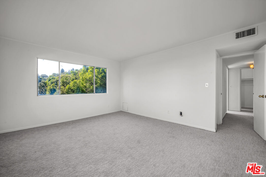 1230 Horn Ave Unit: 401