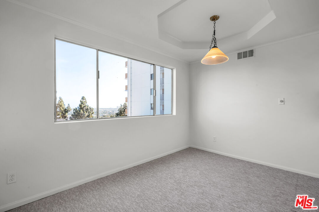 1230 Horn Ave Unit: 401