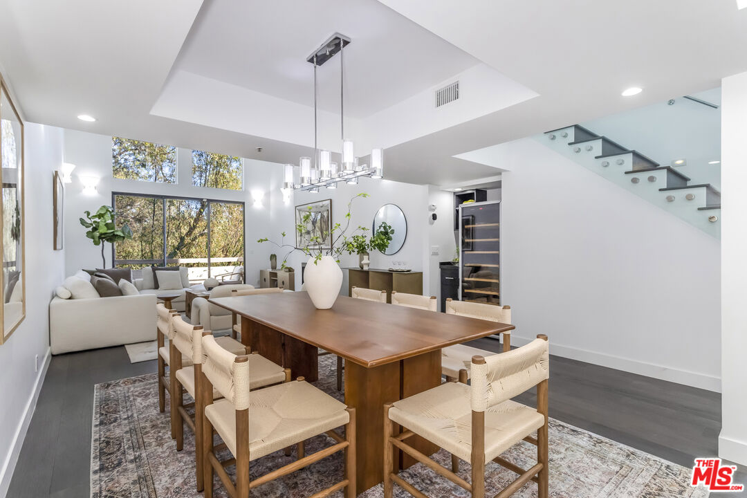 410 S Barrington Ave Unit: PH306