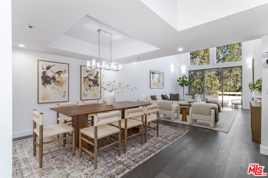 410 S Barrington Ave Unit: PH306