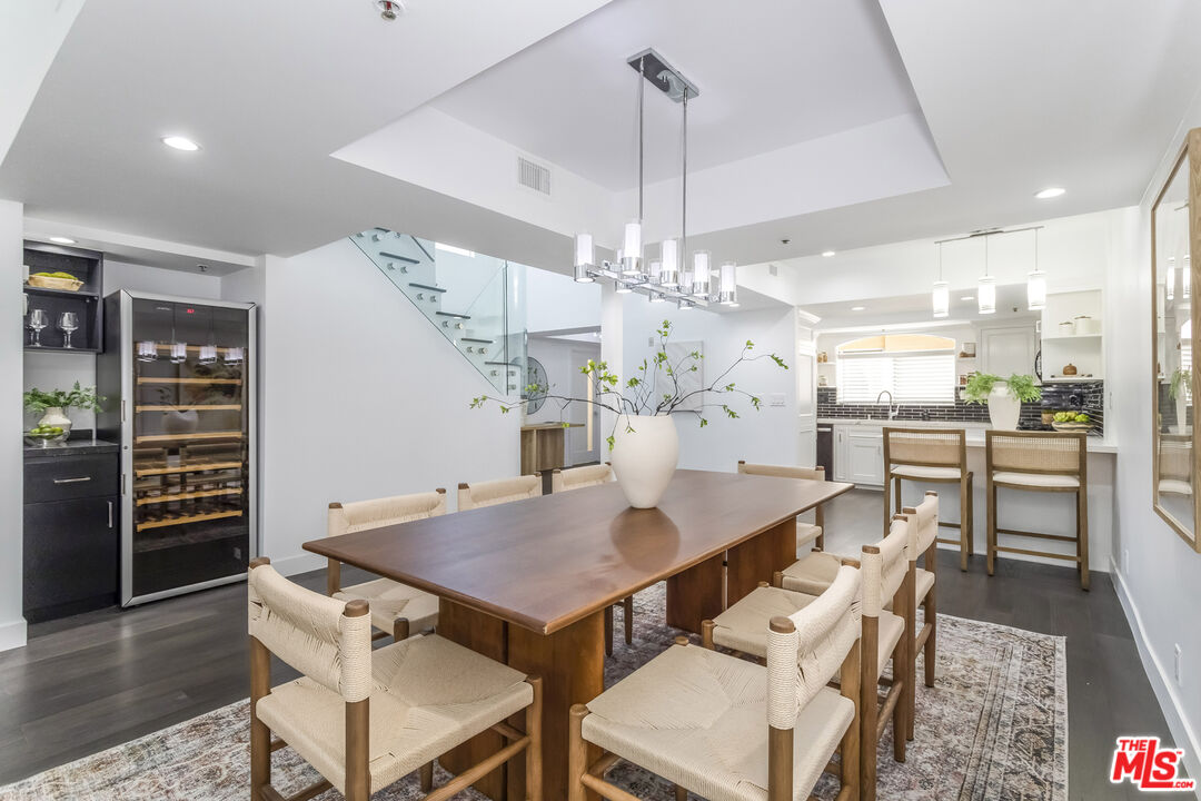 410 S Barrington Ave Unit: PH306