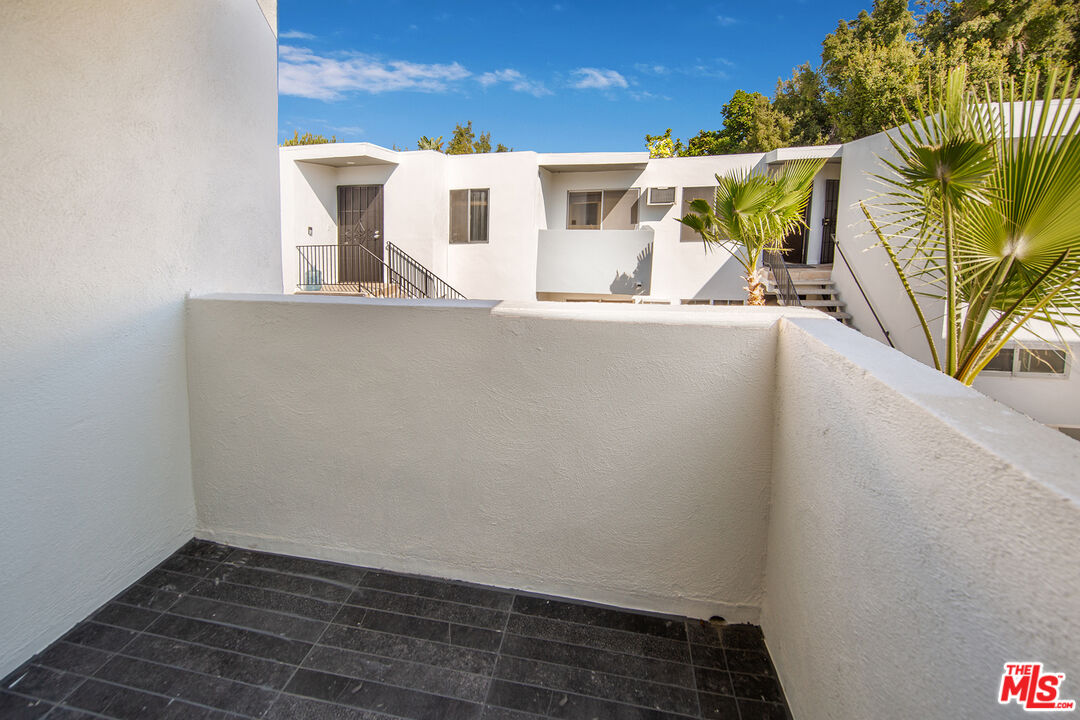 628 N Orlando AVE Unit: 4