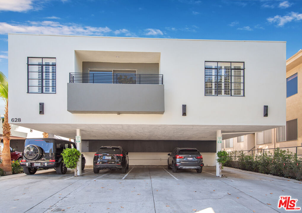 628 N Orlando AVE Unit: 4