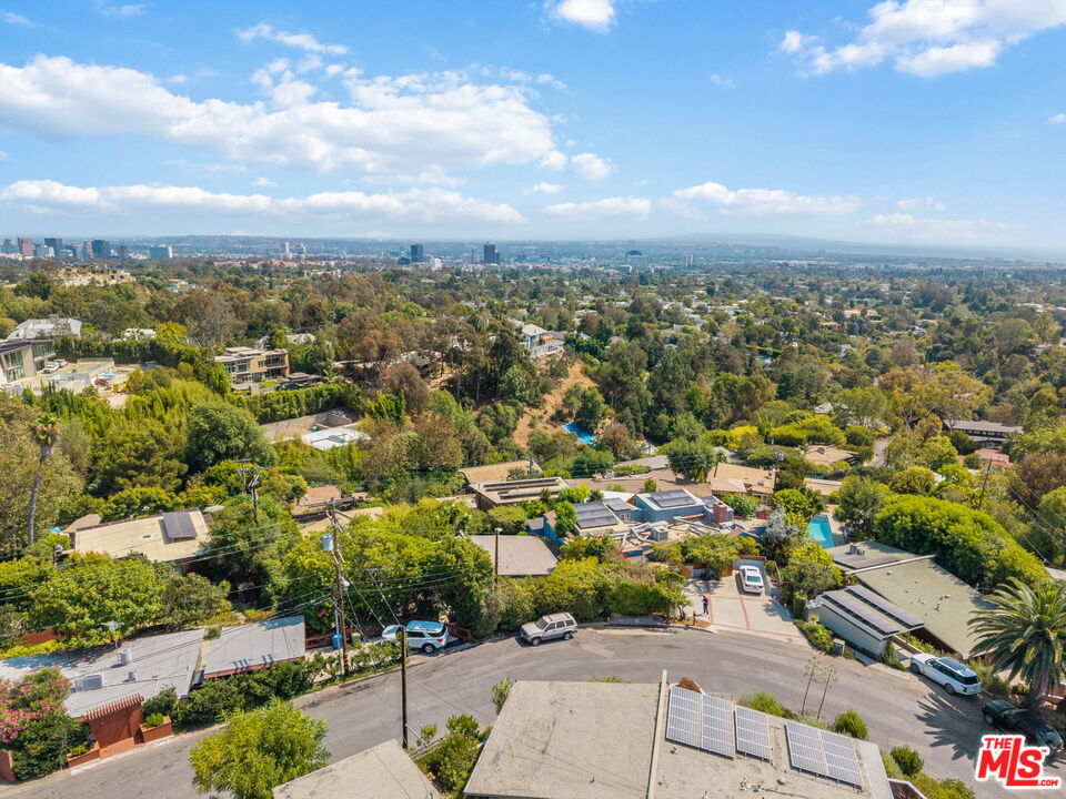 12400 Deerbrook Ln