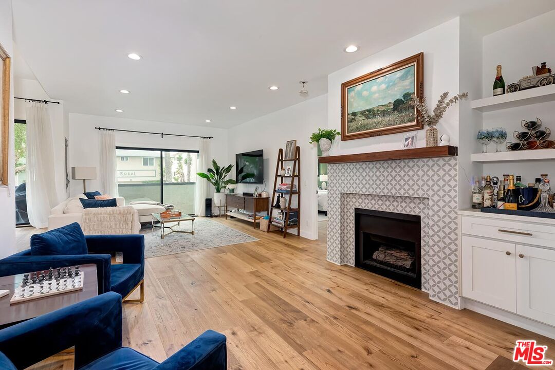 1131 12th St Unit: 101