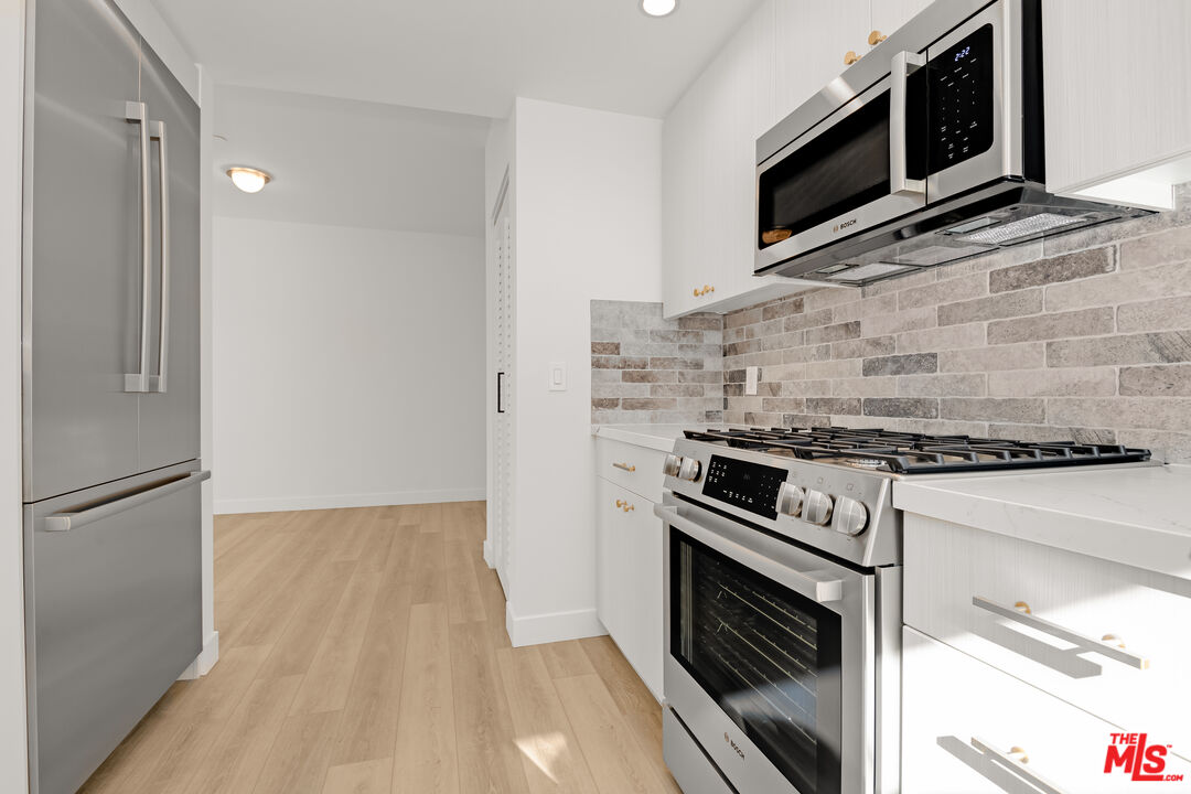 7914 NORTON AVE Unit: 103