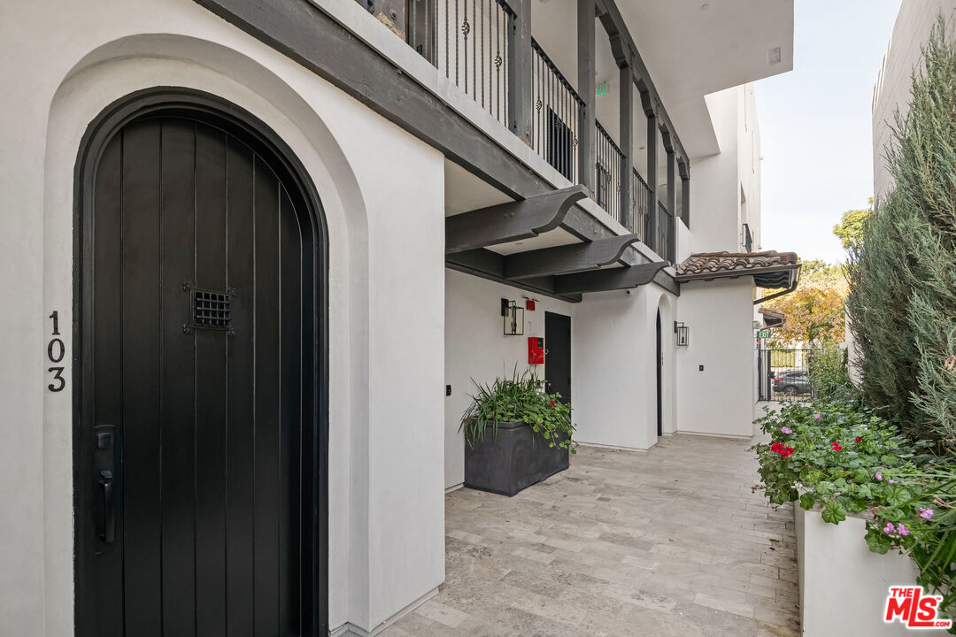 7914 NORTON AVE Unit: 103