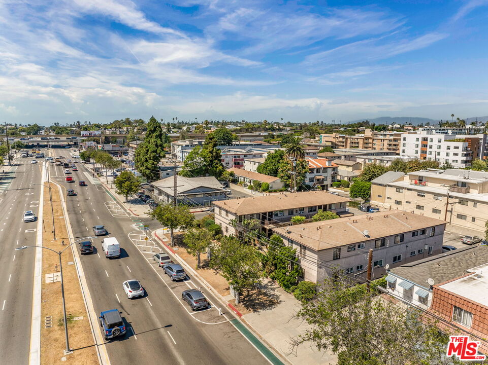 11061 Venice Blvd