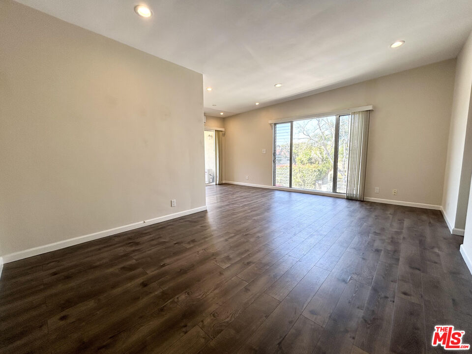 1148 N Formosa Ave Unit: 5