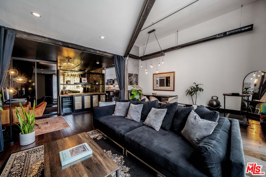 4115 Glencoe Ave Unit: 302