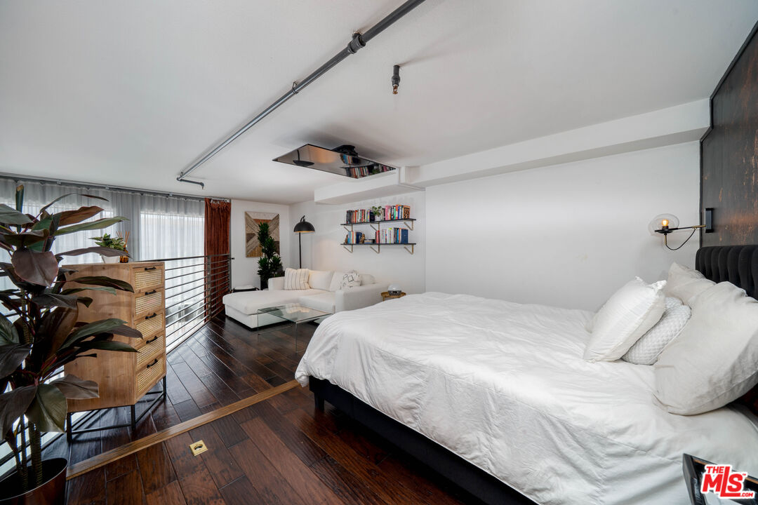 4115 Glencoe Ave Unit: 302