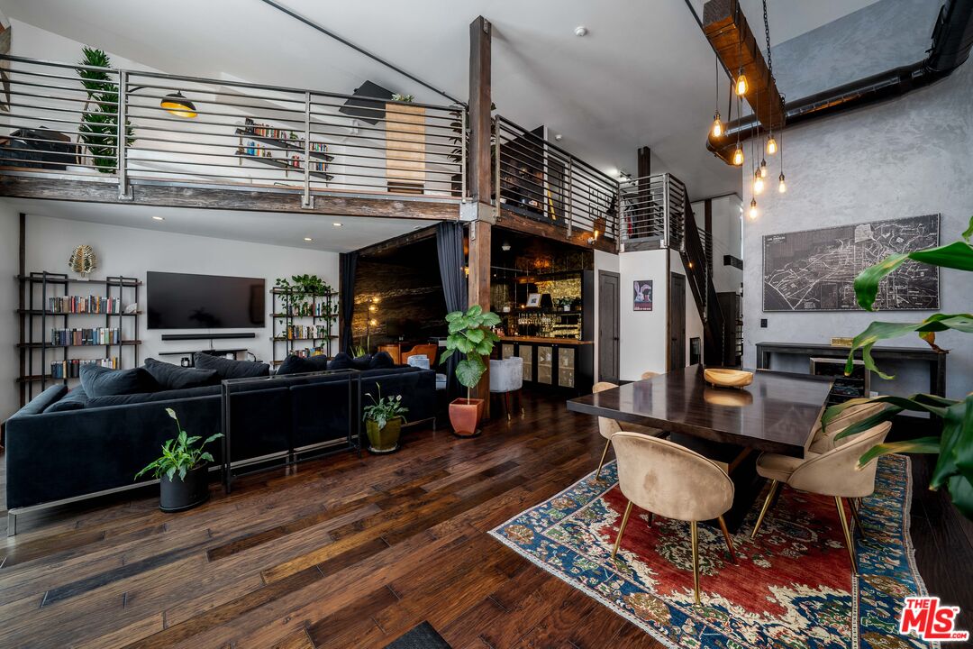 4115 Glencoe Ave Unit: 302