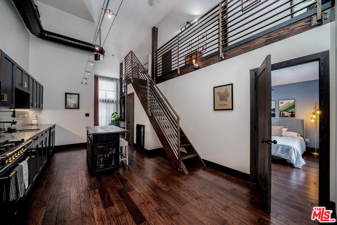 4115 Glencoe Ave Unit: 302