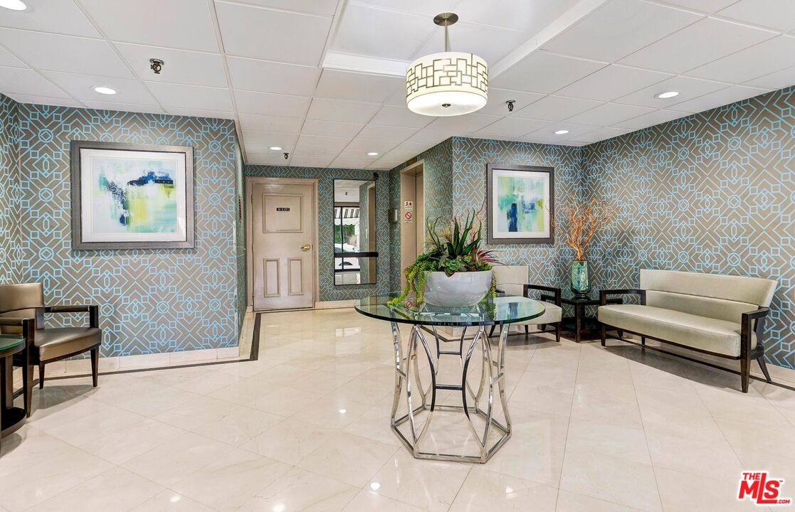 1115 S Elm Dr Unit: PH12