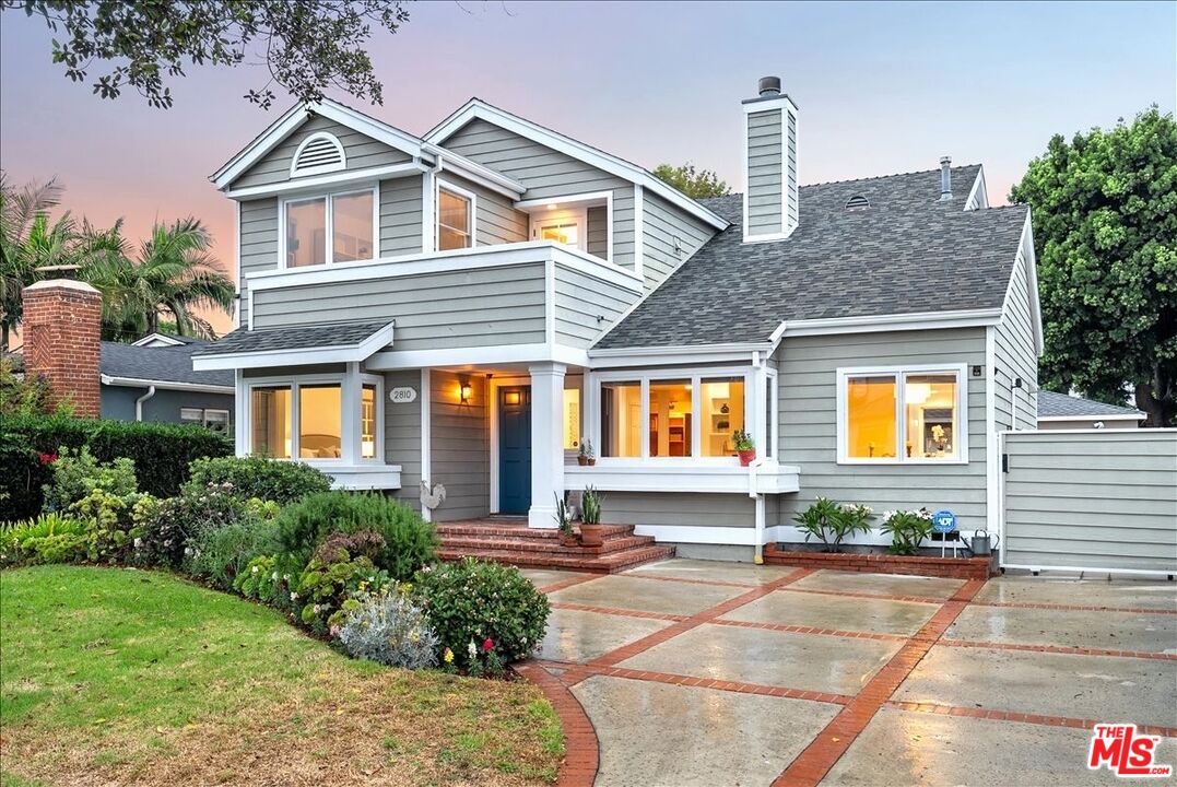 2810 Granville Ave