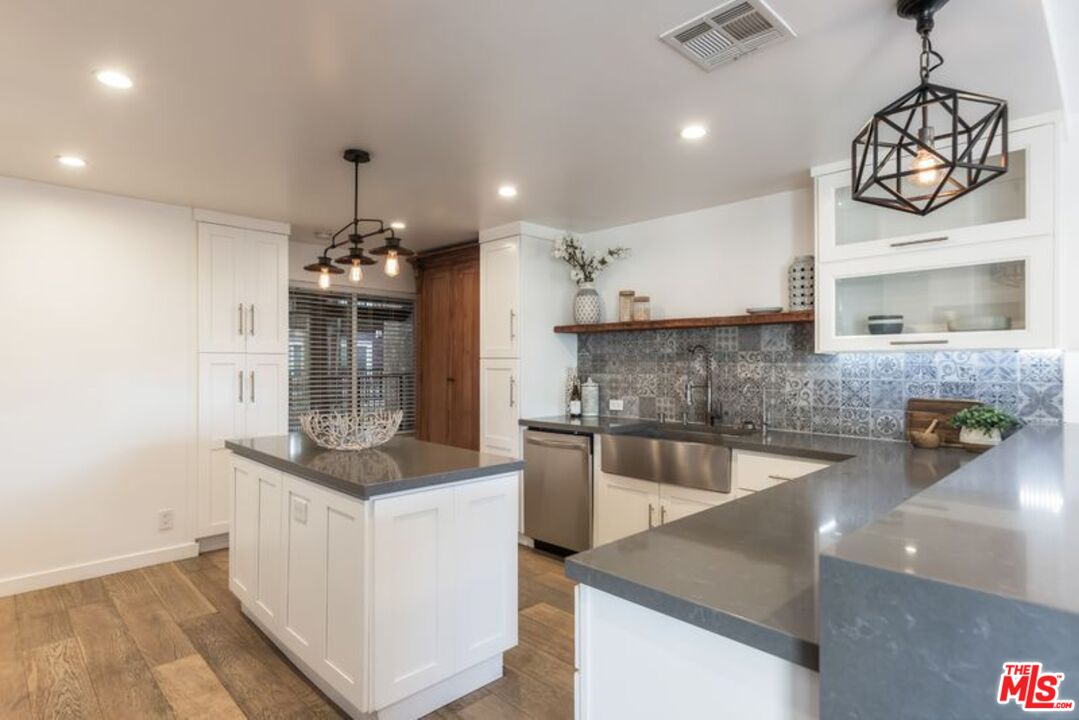 4300 Via Dolce Unit: 102