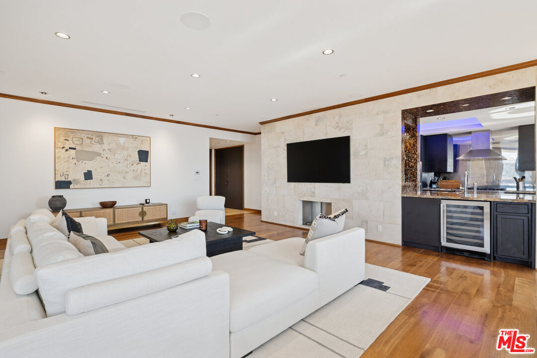 10430 Wilshire Blvd Unit: 1901