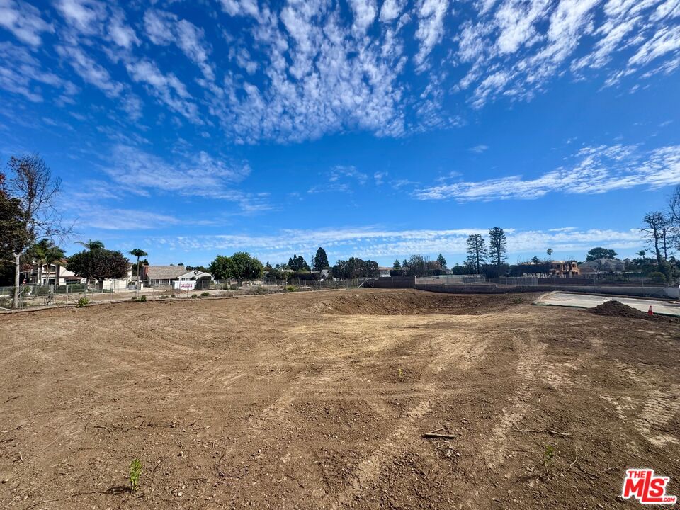 574 Chapala Dr