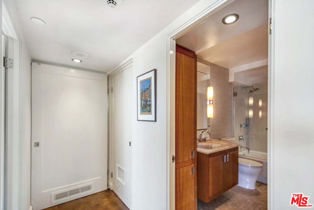 201 Ocean Ave Unit: 301P