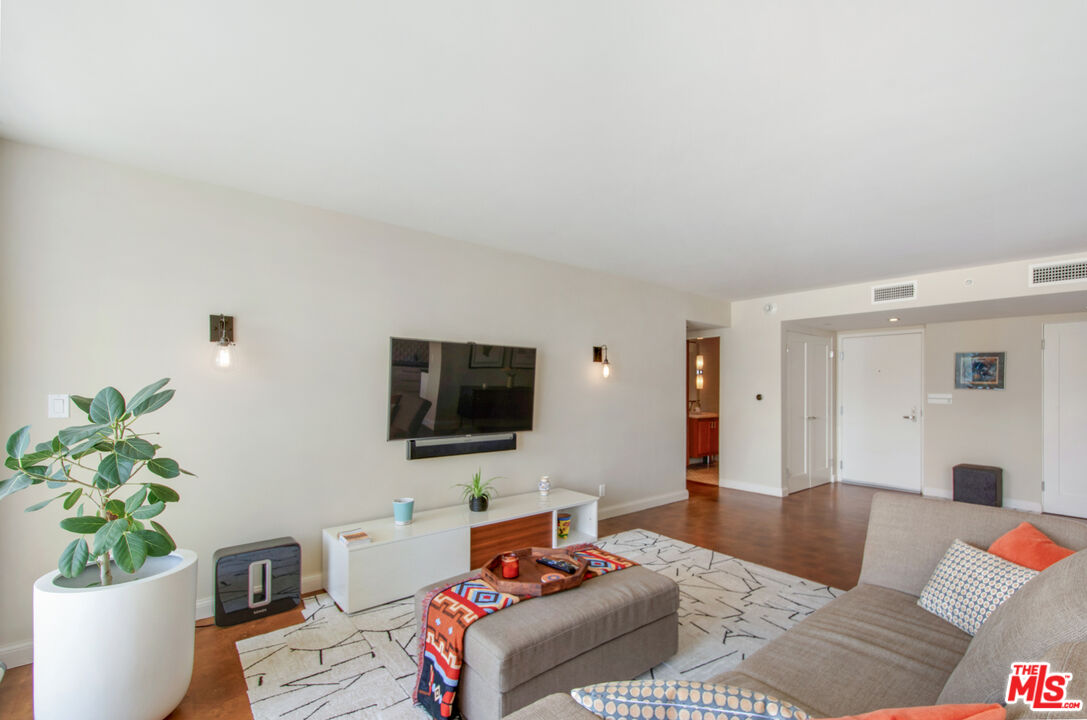201 Ocean Ave Unit: 301P