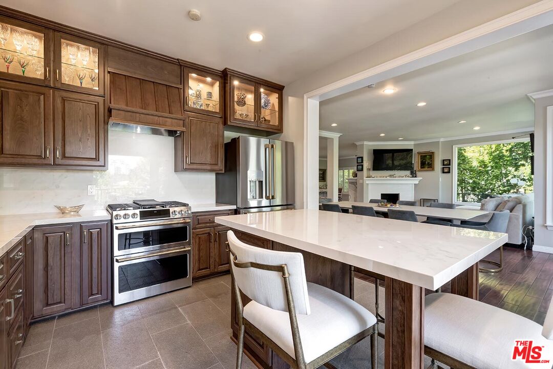 850 Thayer Ave