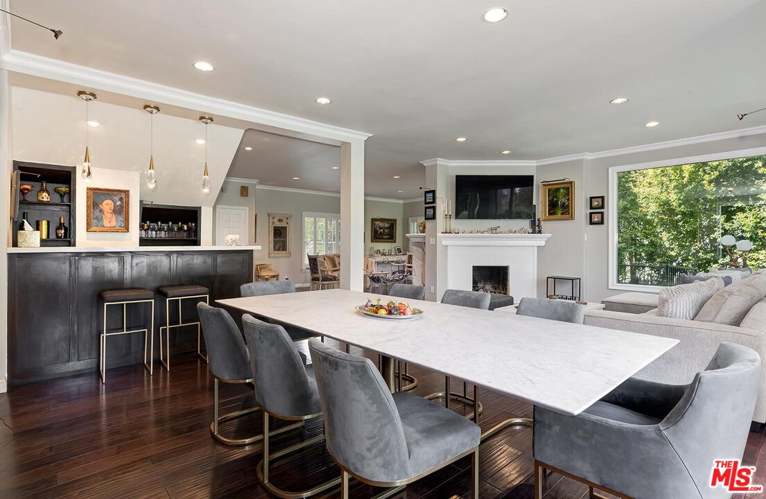 850 Thayer Ave