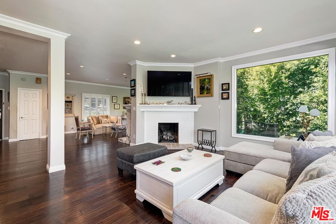 850 Thayer Ave