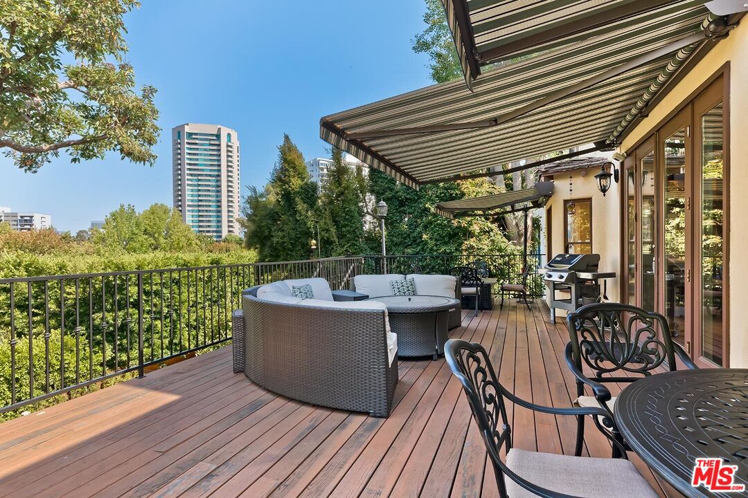 850 Thayer Ave