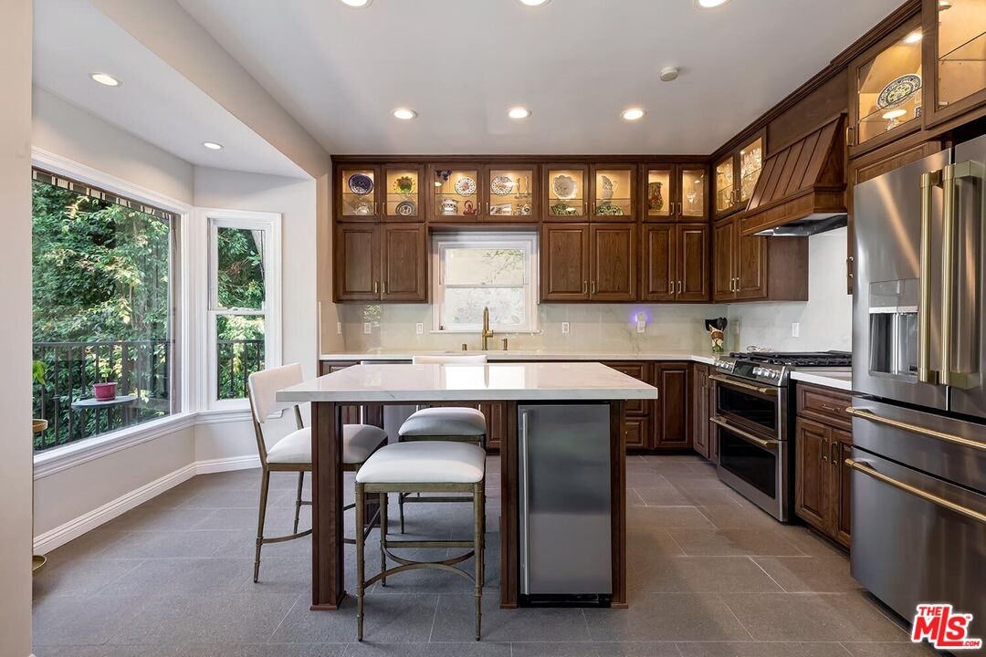 850 Thayer Ave