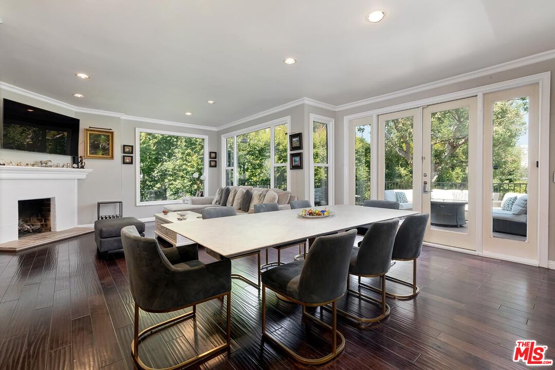 850 Thayer Ave