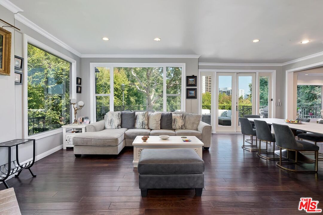 850 Thayer Ave