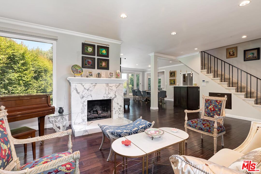 850 Thayer Ave
