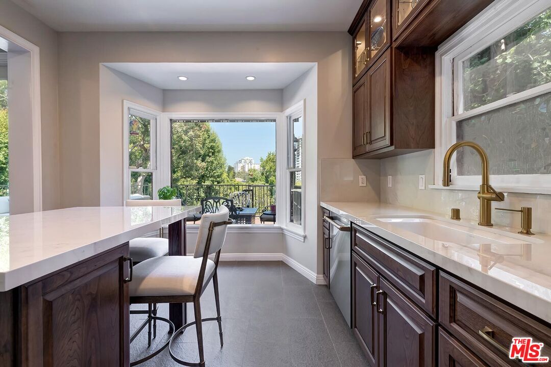 850 Thayer Ave