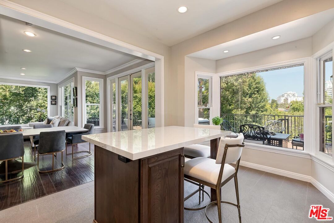 850 Thayer Ave