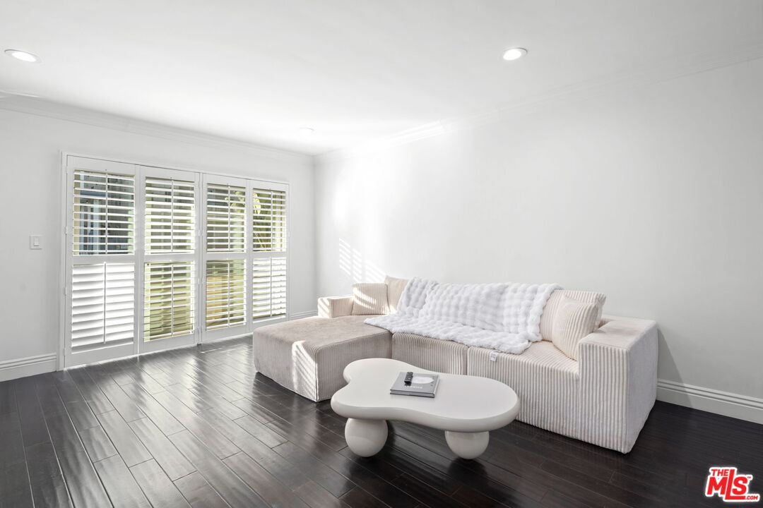 11646 Chenault St Unit: 2