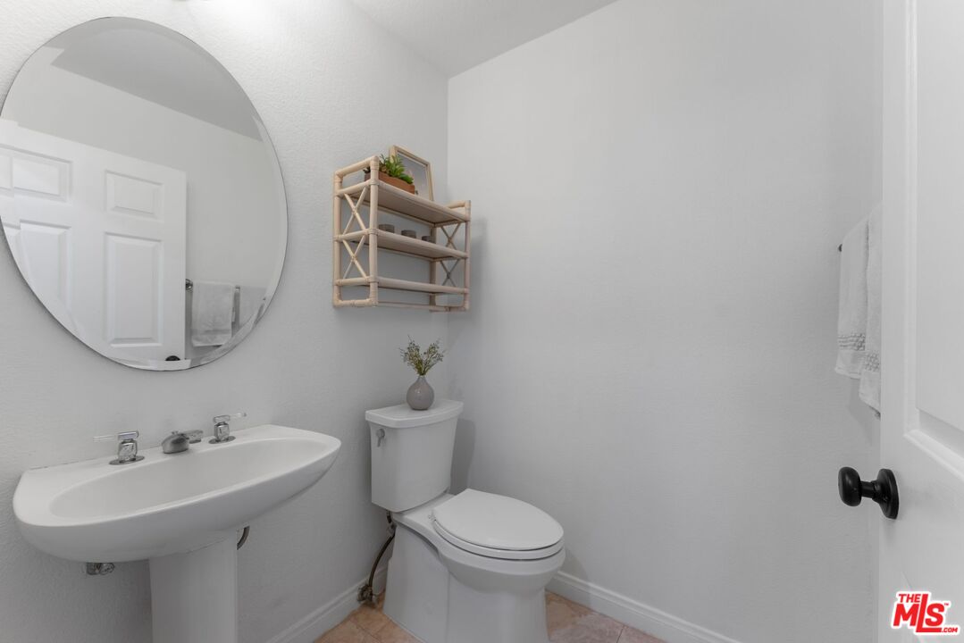 1830 Stoner Ave Unit: 4