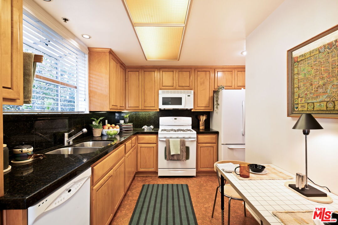 1811 Manning Ave Unit: 101