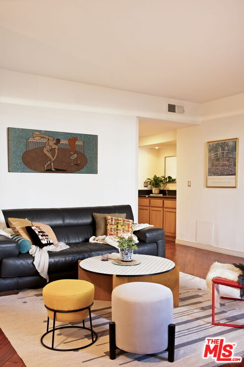 1811 Manning Ave Unit: 101