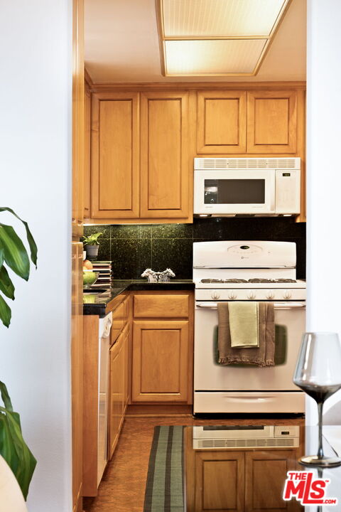 1811 Manning Ave Unit: 101