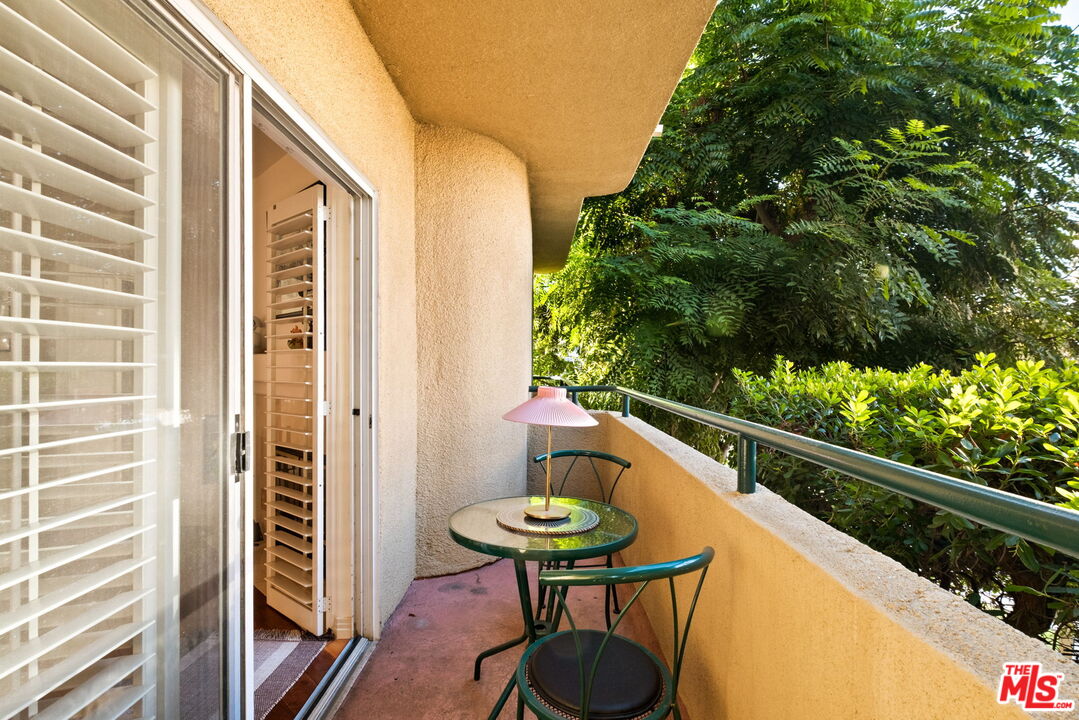 1811 Manning Ave Unit: 101