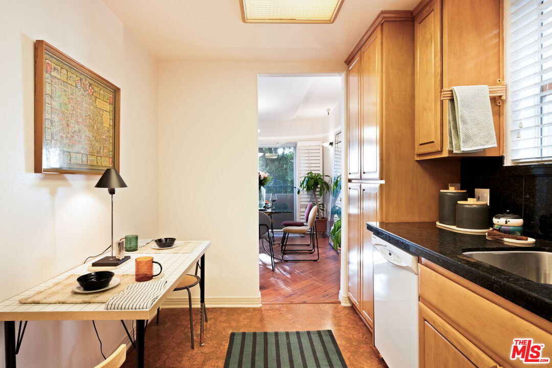 1811 Manning Ave Unit: 101