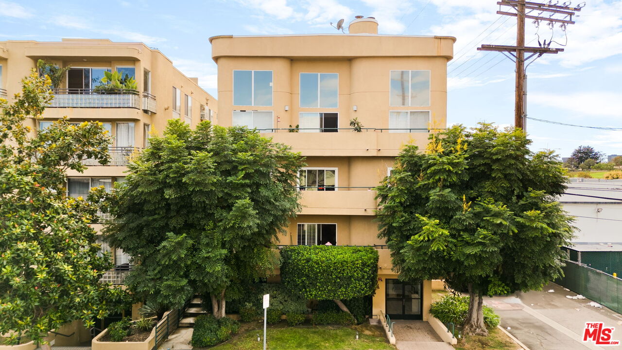 1811 Manning Ave Unit: 101