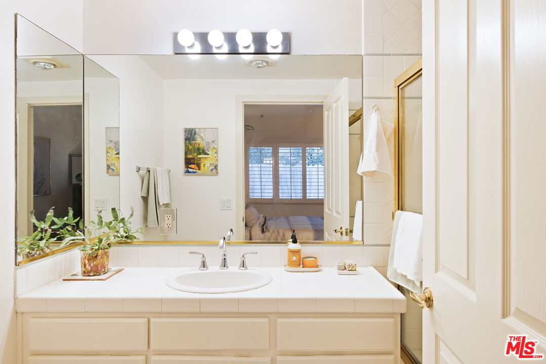 1811 Manning Ave Unit: 101