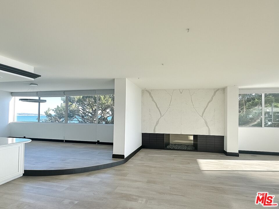 17366 W Sunset Blvd Unit: 105